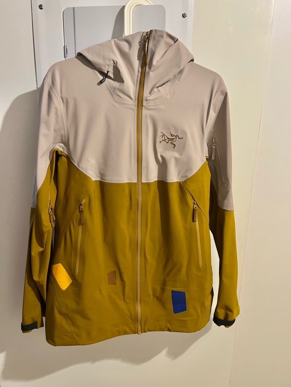 Arc’teryx Sentinel Jacket – ReBird (Professionally Repaired) size M